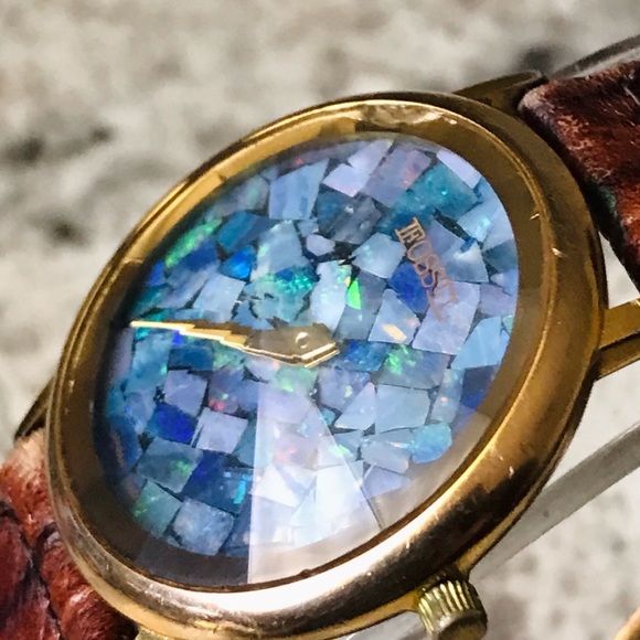 RARE 1994 SHATTERED ABALONE FOSSIL WATCH PC-7305 - Picture 5 of 7